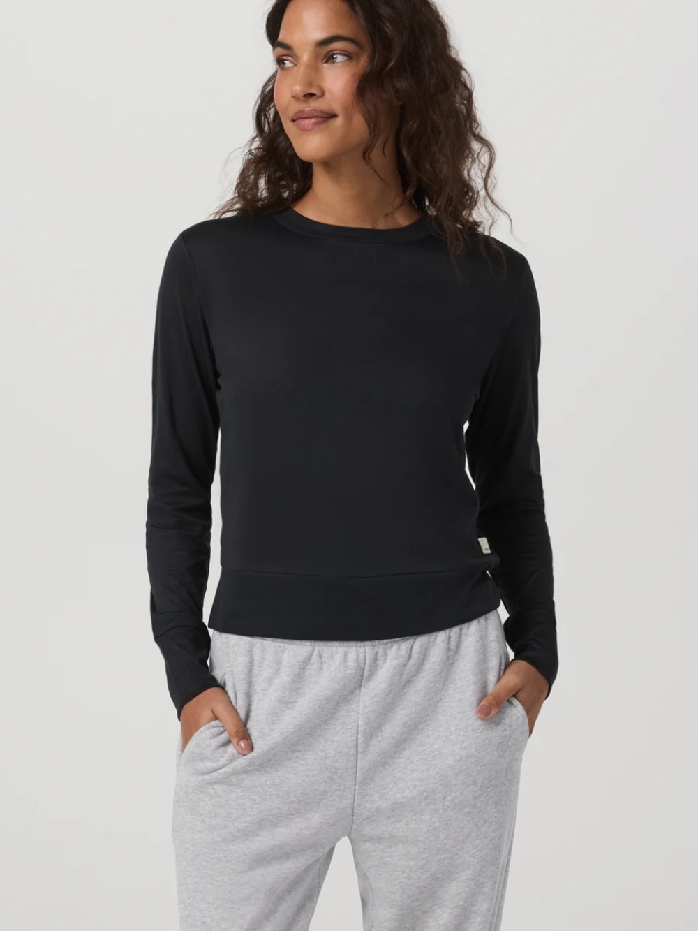 VUORI DAYDREAM CREW TOP SIZE MEDIUM NWT